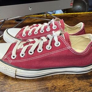 Converse women 7 Red Canvas Sneakers timeless classic